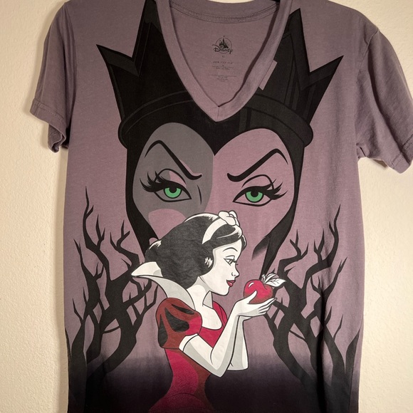 Disney Purple T-Shirt with Snow White and Evil Queen - Picture 1 of 5